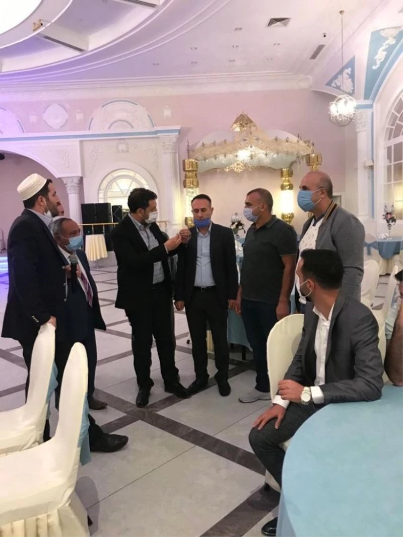 AK Partili Başkan Vekili Türkan araya girdi, husumetli iki aile barıştı
