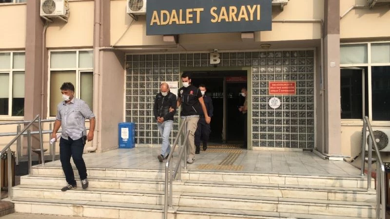 Oto tamirhanesine yapılan baskında yarım kiloya yakın esrar ele geçirildi
