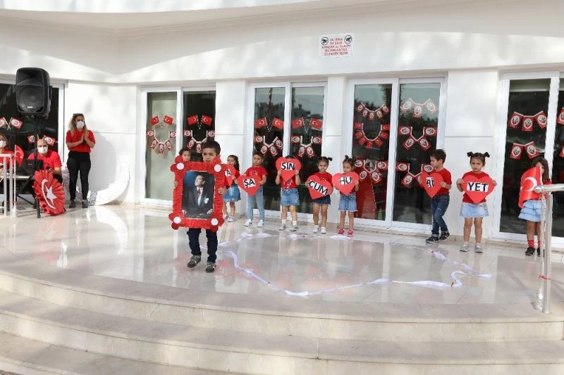 Mezitlili minikler cumhuriyet coşkusunu doyasıya yaşadı
