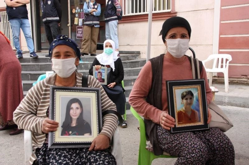 HDP önündeki ailelerin çığlığı her geçen gün yayılmaya devam ediyor
