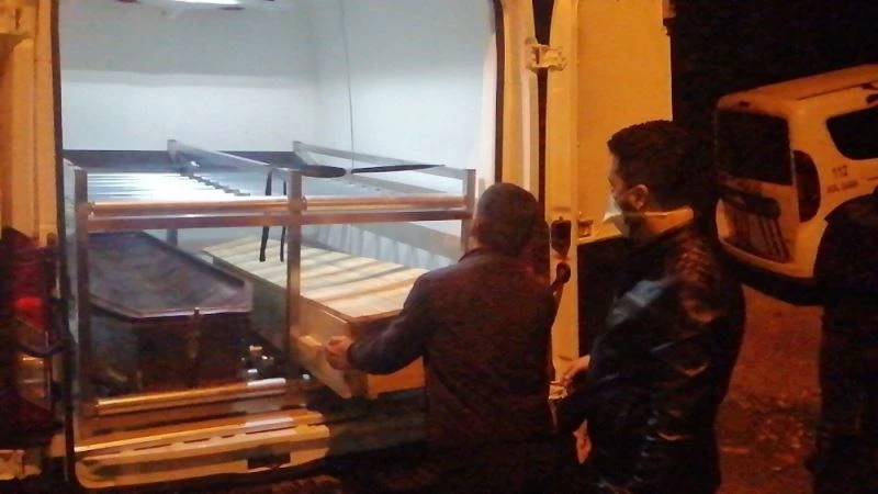 Kötü kokular gelince 51 yaşındaki adamın öldüğü ortaya çıktı
