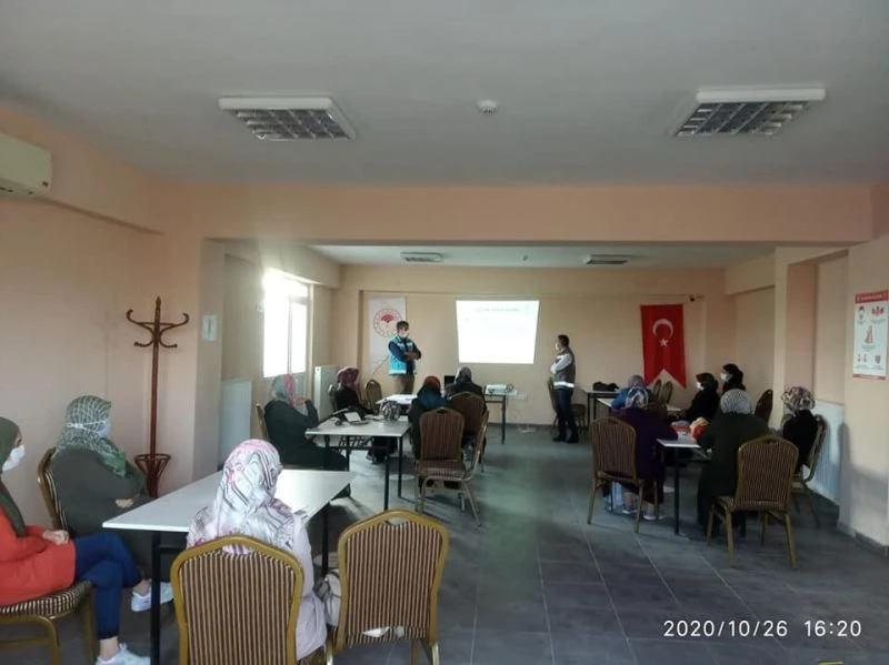 Aslanapa’da ’Süt Sığırı Yetiştiriciliği Kursu’ açıldı
