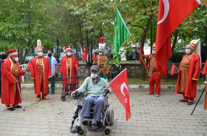 Huzurevi Mehter Takımı ilk gösterisini yaptı
