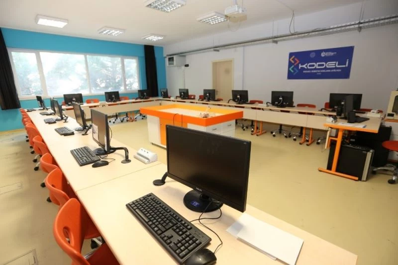 Cumhuriyetin yeni yaşı 97 kodlama atölyesi ile taçlanacak
