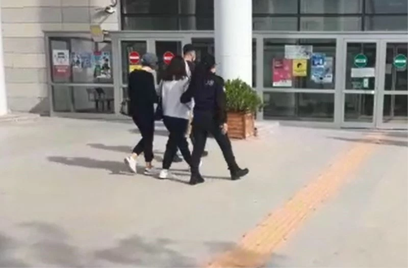 Elazığ’da kuyumculara sahte altın satan 2 şüpheli yakalandı
