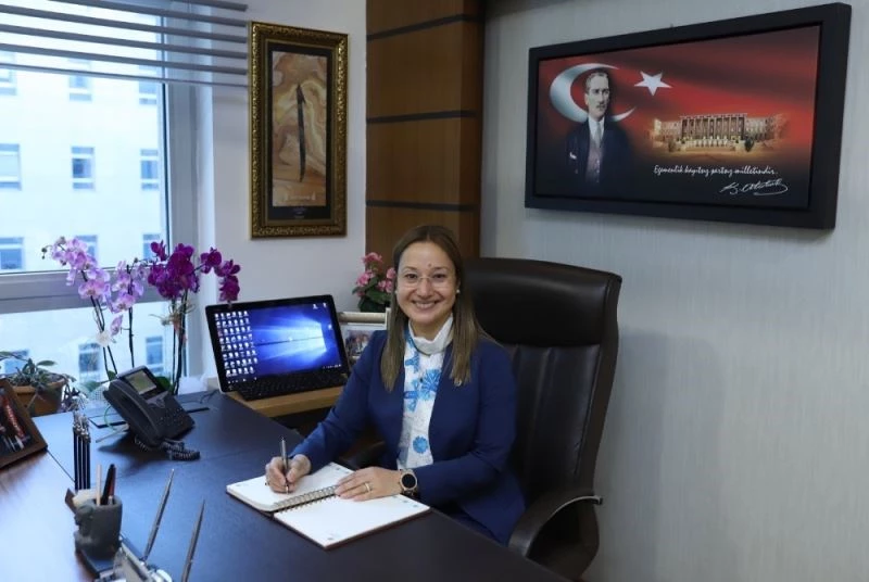 AK Partili Bakbak: “Dünyanın en gözde coğrafyasını bizlere yurt bırakan aziz şehitlerimizi cumhuriyetin ilanının 97’nci yıl dönümünde bir kez daha rahmetle anıyorum