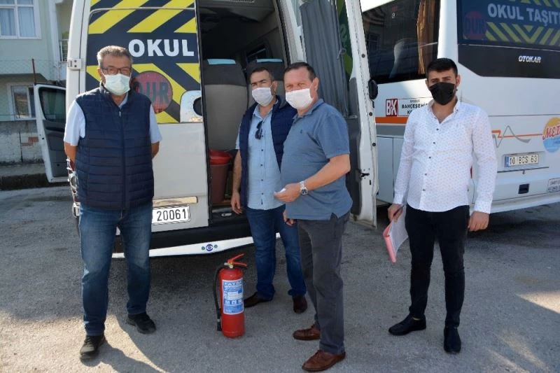 Servis araçları okullar açılır ümidi ile güzergah izin belgelerini vizeletiyor
