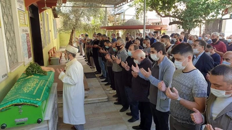 Hayatını kaybeden Zümrüt Öztürk son yolculuğuna uğurlandı
