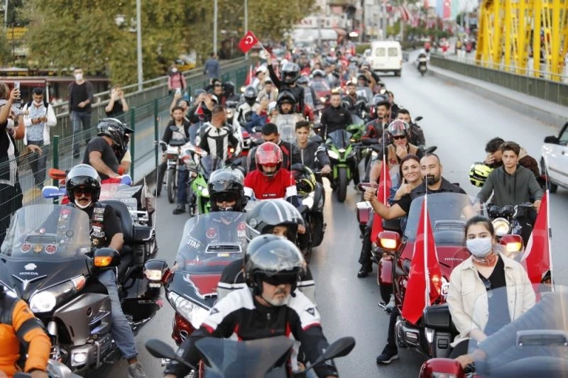 Antalya’da motosikletli kortejle Cumhuriyet kutlaması
