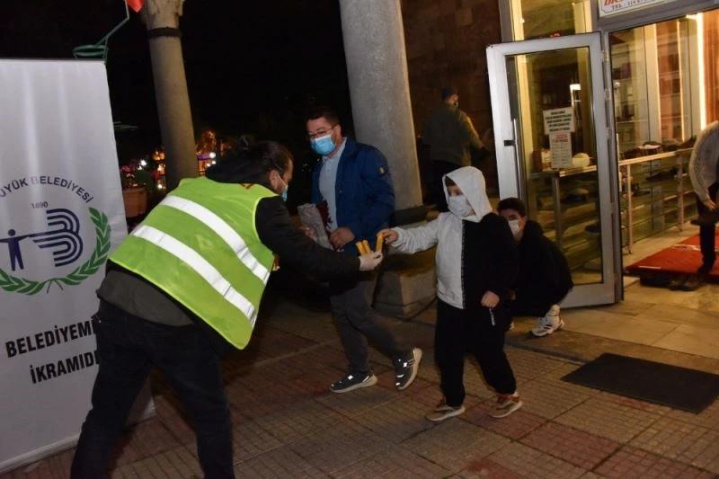 Mevlid Kandili camilerde ibadet edilerek kutlandı
