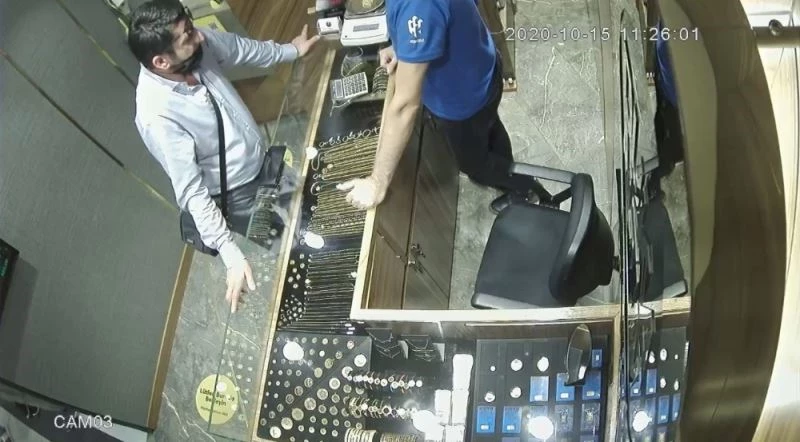 (Özel) Sahte altınla kuyumcuları dolandıran ‘Altın Faresi’ kamerada
