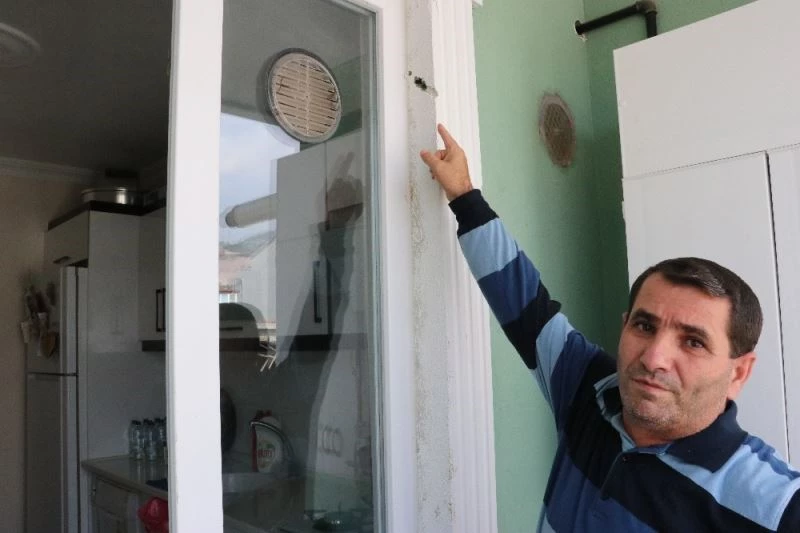 Müteahhit kardeşinin alacaklıları evine 14 kurşun sıktı
