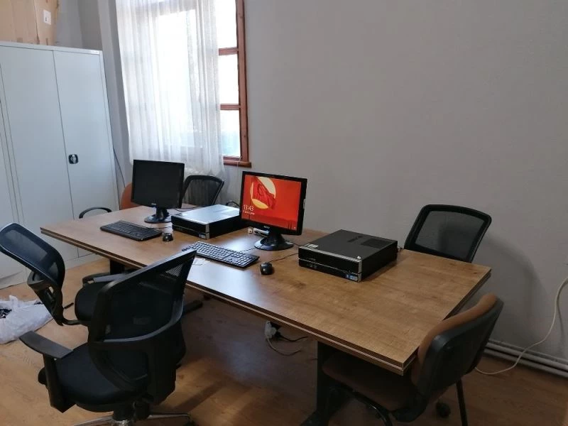 Muhtarlıkta öğrenciler için ders noktası kurdu
