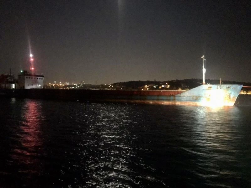 Boğazda sürüklenen yük gemisi kurtarıldı
