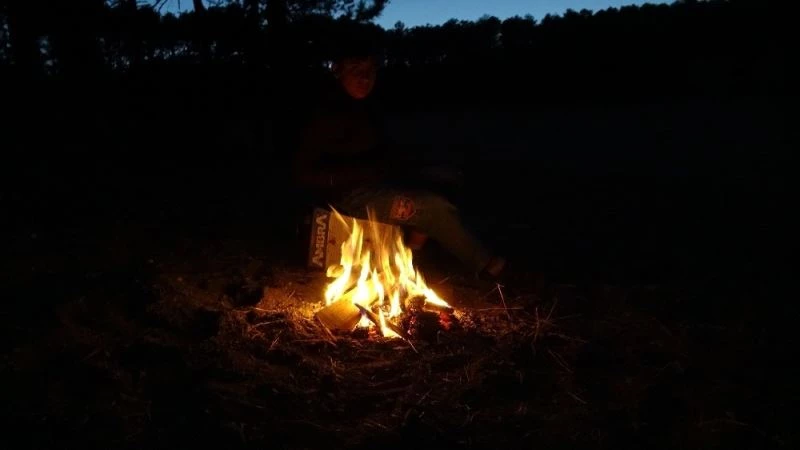 Çobanların gecenin karanlığında dağda zorlu mücadelesi
