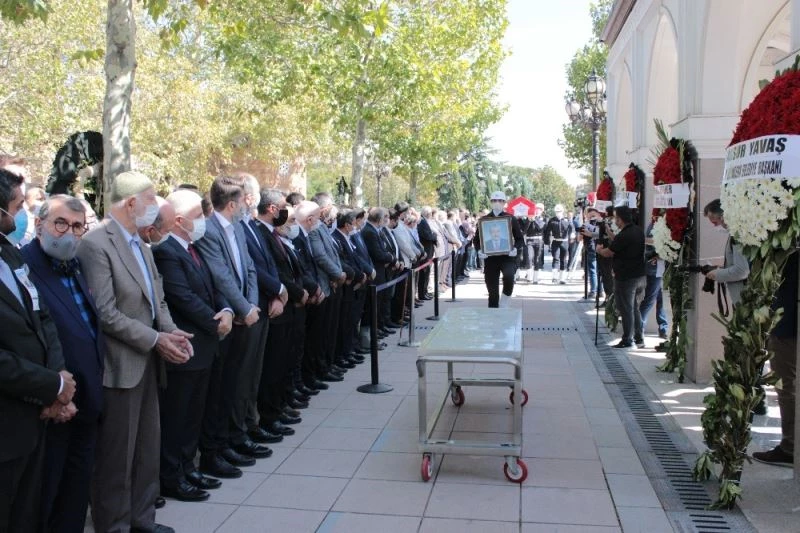 Eski Bakan Zeki Ergezen’in cenaze namazı Hacı Bayram-ı Veli Camii’nde kılındı
