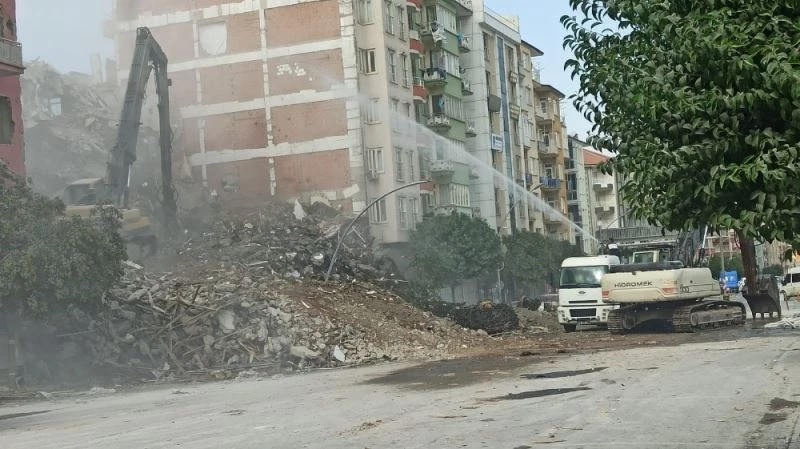 Malatya’da bin 928 hasarlı evin yıkımı gerçekleşti
