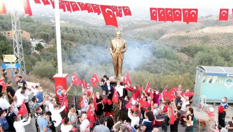 Akdeniz Belediyesinden Melemez’e Atatürk Heykeli
