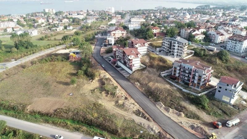 Ulubatlı Hasan Caddesi bir günde asfaltlandı
