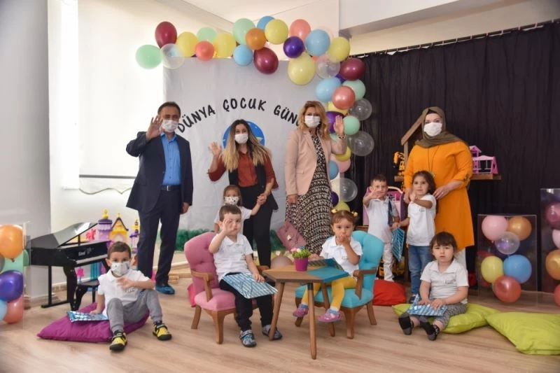 Şahin çiftinden 5 Ekim Dünya Çocuk Günü kapsamında miniklere ziyaret
