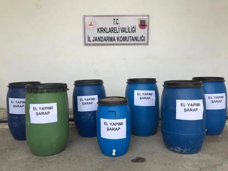 Kırklareli’de bidon bidon kaçak içki ele geçirildi
