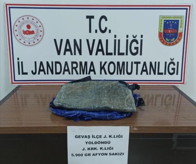 Gevaş’ta 5 kilo 960 gram afyon sakızı ele geçirildi
