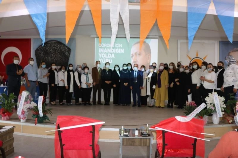 Gördes AK Parti Kadın Kolları Başkanı Seher Eren güven tazeledi
