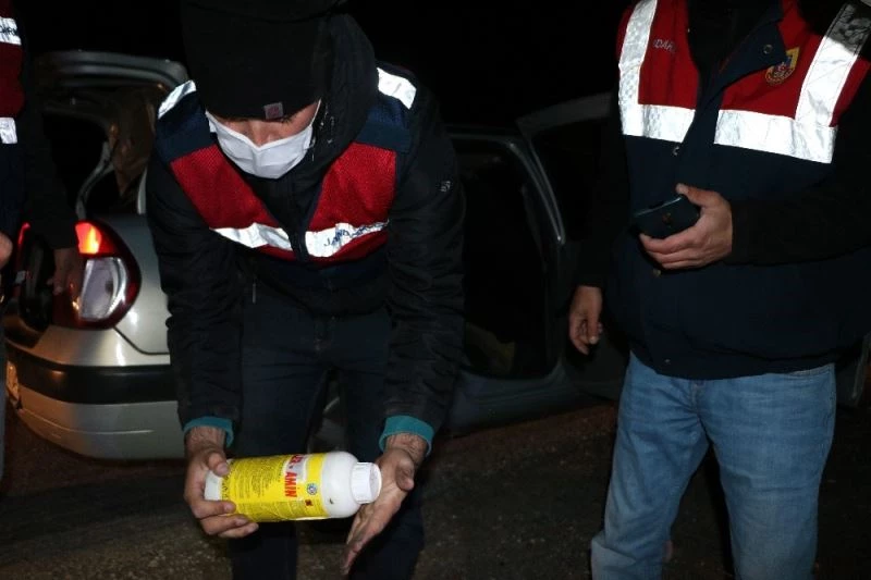 Osmanlı ve Bizans dönemine ait sikkeleri ilaç kutusunda kaçırırken yakalandılar
