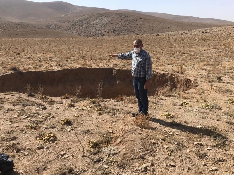 Konya’da 30 metre çapında obruk oluştu
