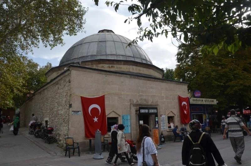 Hamamın kurşun kaplamalarını çalan şüpheliler yakalandı
