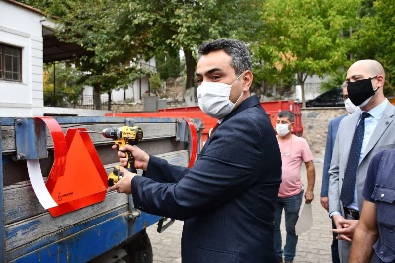 Söke’de tarım ekipmanı sürücülerine “Reflektör Tak, Görünür Ol” denildi
