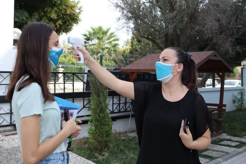 Radikal Eğitim Kurumları girişinde HES kodu uygulaması
