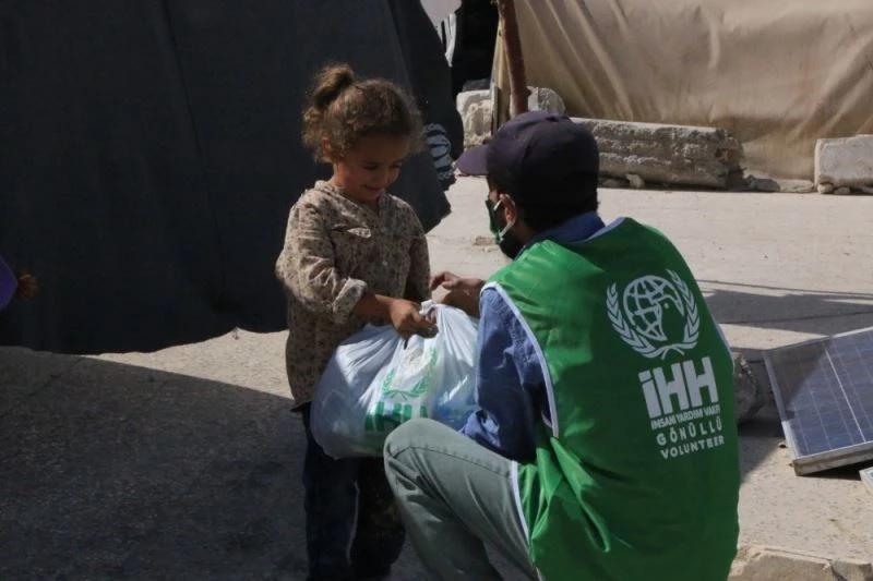 Suriye’deki kamplara hijyen paketi dağıtıldı
