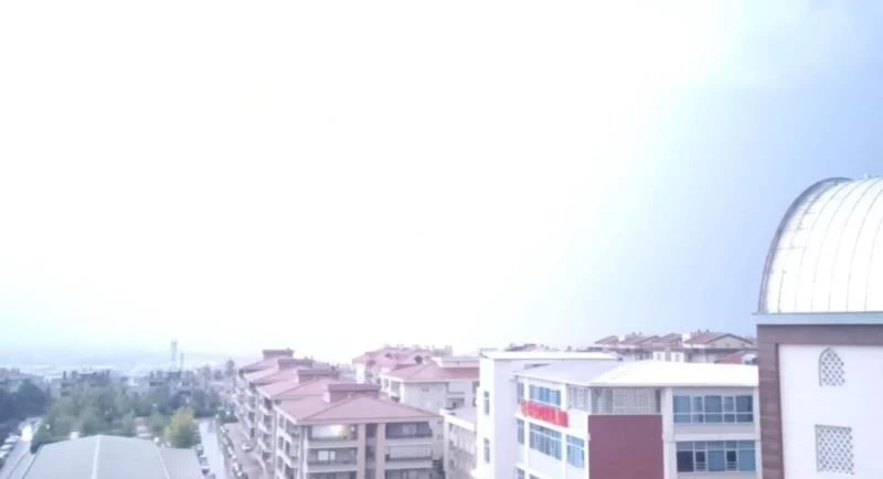 Bursa’da şimşekler geceyi gündüze çevirdi
