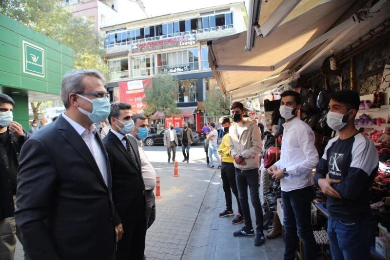 Vali o sokağa gitti, 