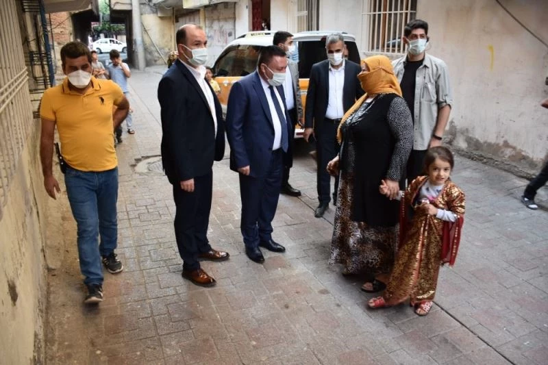 Başkan Beyoğlu yerinde dönüşümün uygulanacağı yerde vatandaşlara projeyi anlattı
