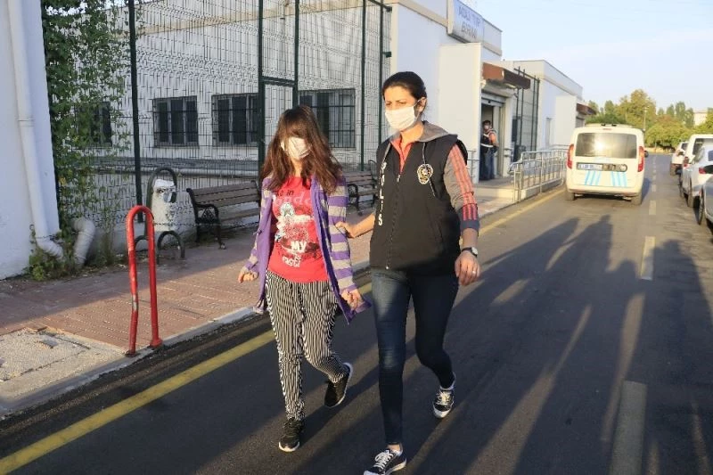 Swinger partilerine katılmak için estetik yaptırmışlar
