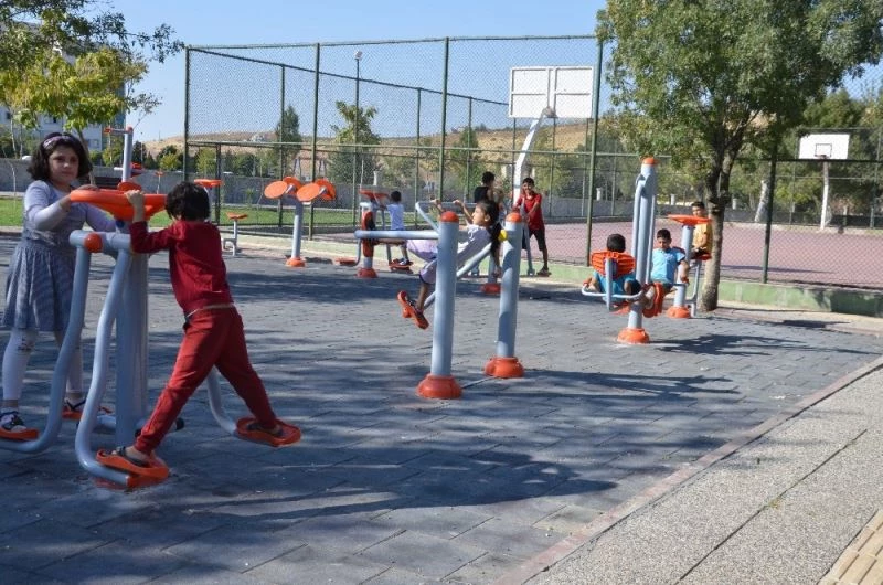 Kurtalan’da parklar yenileniyor
