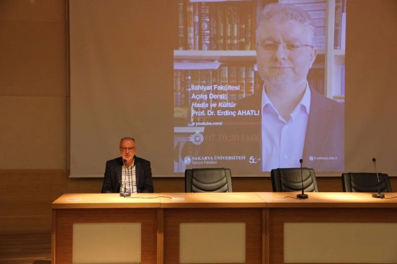 İlahiyat Fakültesinde ‘Hadis ve Kültür’ konulu açılış dersi gerçekleştirildi

