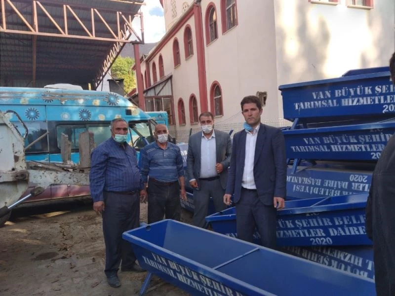 Bahçesaray’da 130 adet sıvat dağıtıldı
