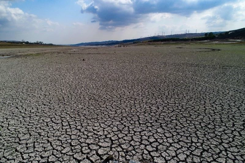 İstanbul’da ektili olan sağanak yağmur barajlara etki etmedi
