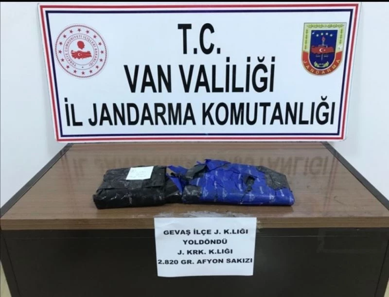 Gevaş’ta 2 kilo 820 gram afyon sakızı ele geçirildi
