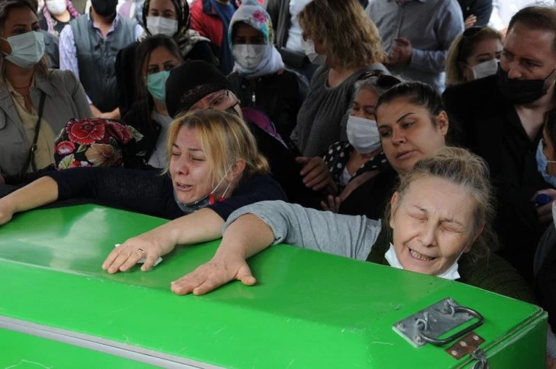 Kocası tarafından öldürülen genç kadının cenazesinde yürek yakan feryatlar
