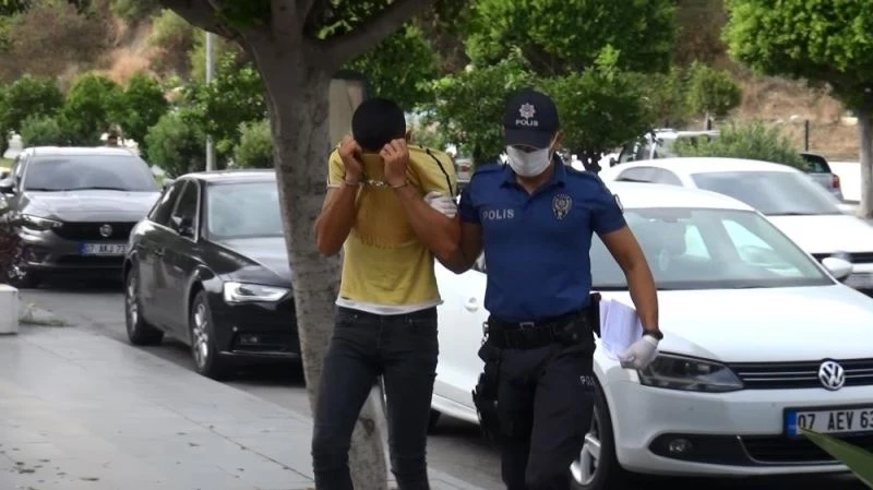 Kapalı çarşı esnafını bezdiren hırsızlar yakalandı
