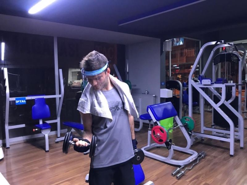 Salonlar tedbirlerini aldı sporcuları bekliyor
