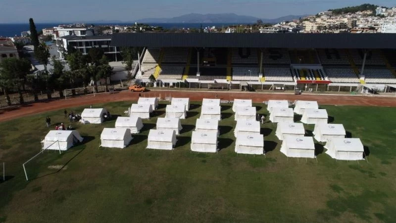 Kuşadası’nda stadyumda çadır kent kuruldu
