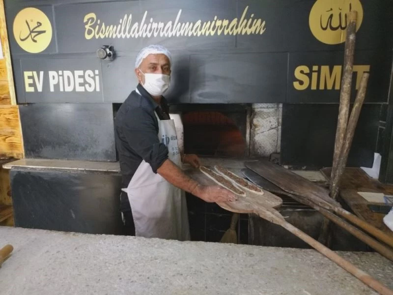 Hobi olarak başladığı ahşap işlemeciliği ikinci mesleği oldu
