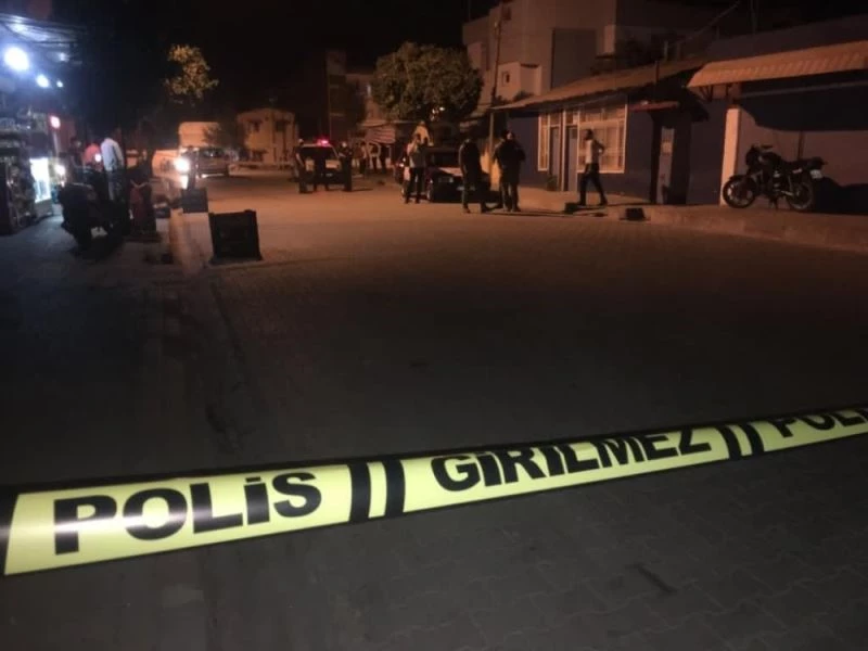 İstemeye gittiği kızın evinin önünde öldürüldü
