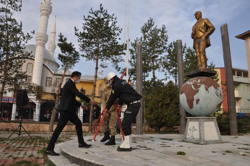 Atatürk’ün ebediyete intikalinin 82. yıldönümü
