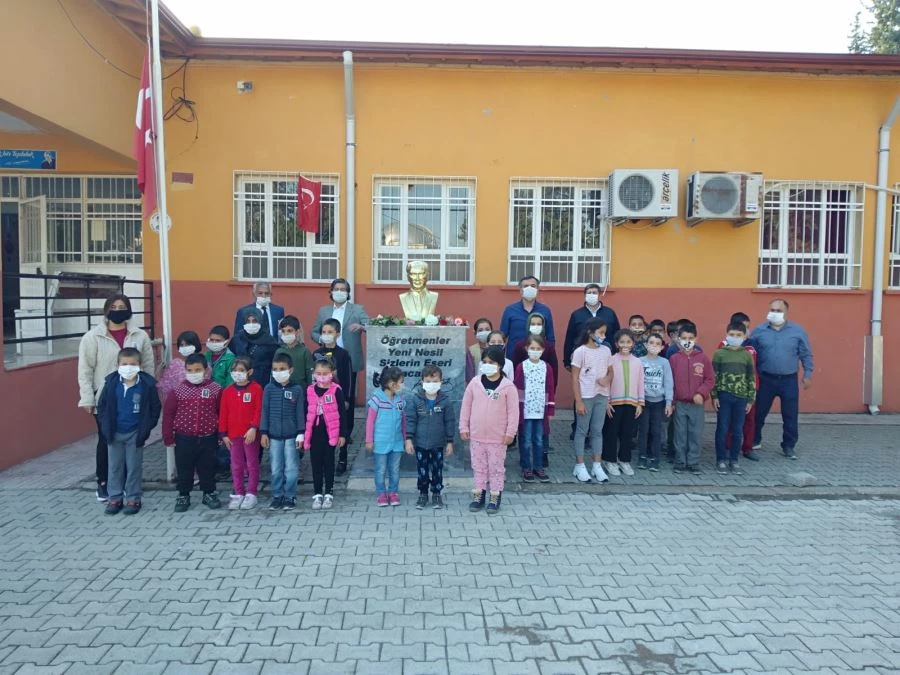 ADD DÖRTYOL ŞUBESİNDEN ATATÜRK BÜSTÜ